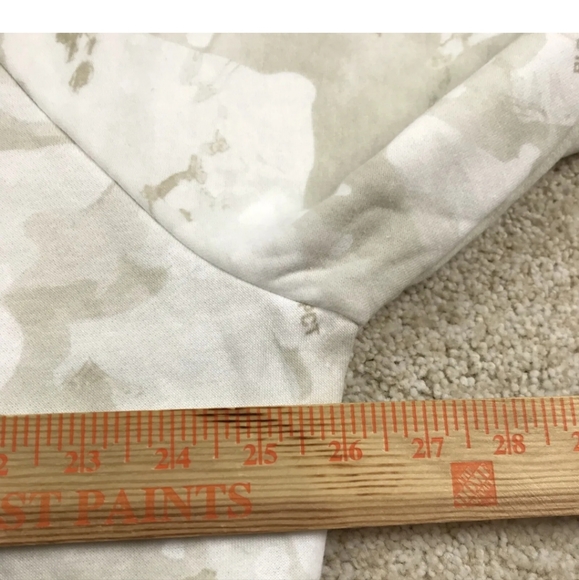 Under Armour Project Rock Veterans Day Camo Hoodie Mens XL 1370971 100 White - Picture 7 of 7